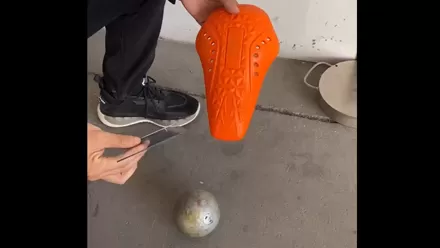 Prueba de impacto de la protección de rodilla NNF para motocicleta